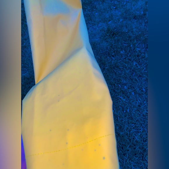 New with tags large real yellow raincoat - Picture 10 of 11